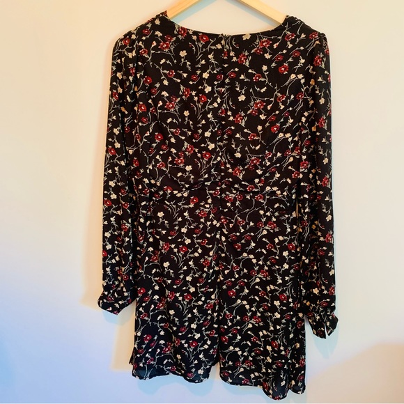 Dee Elly - Floral Skater Deep Cut Mini Dress - SZ M - Worn Once - Picture 2 of 6